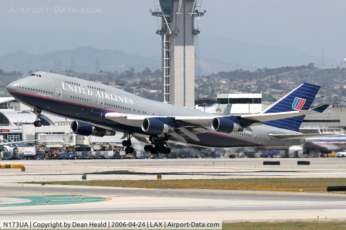 N173UA, 1989 Boeing 747-422 C/N 24380, United Airlines N173UA (747-422) - Flight UA899 - climbing out from LAX RWY 25R for Narita International Airport (RJAA), Japan.
