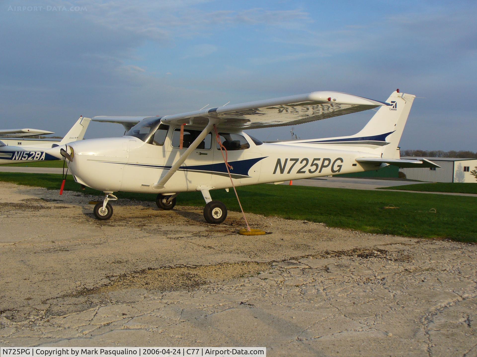 N725PG, 1998 Cessna 172S C/N 172S8009, Cessna 172S