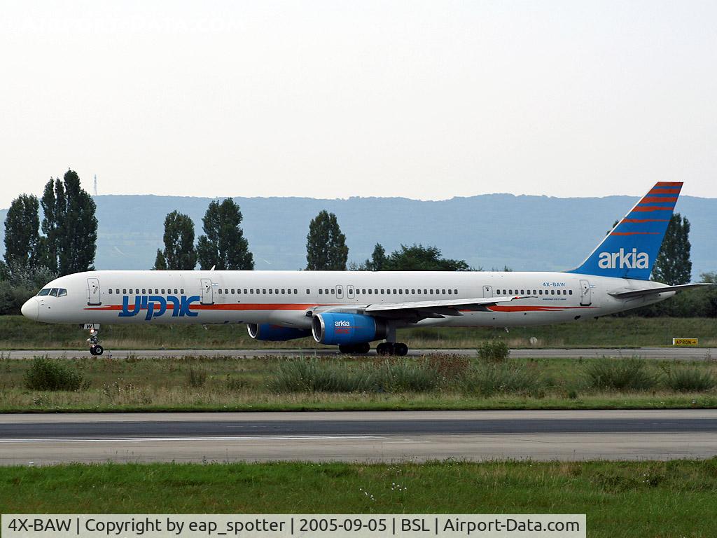 4X-BAW, 2000 Boeing 757-3E7 C/N 30179, on taxiway bravo to holdingpoint 16 carrying supporters of the israely national footballteam back to israel