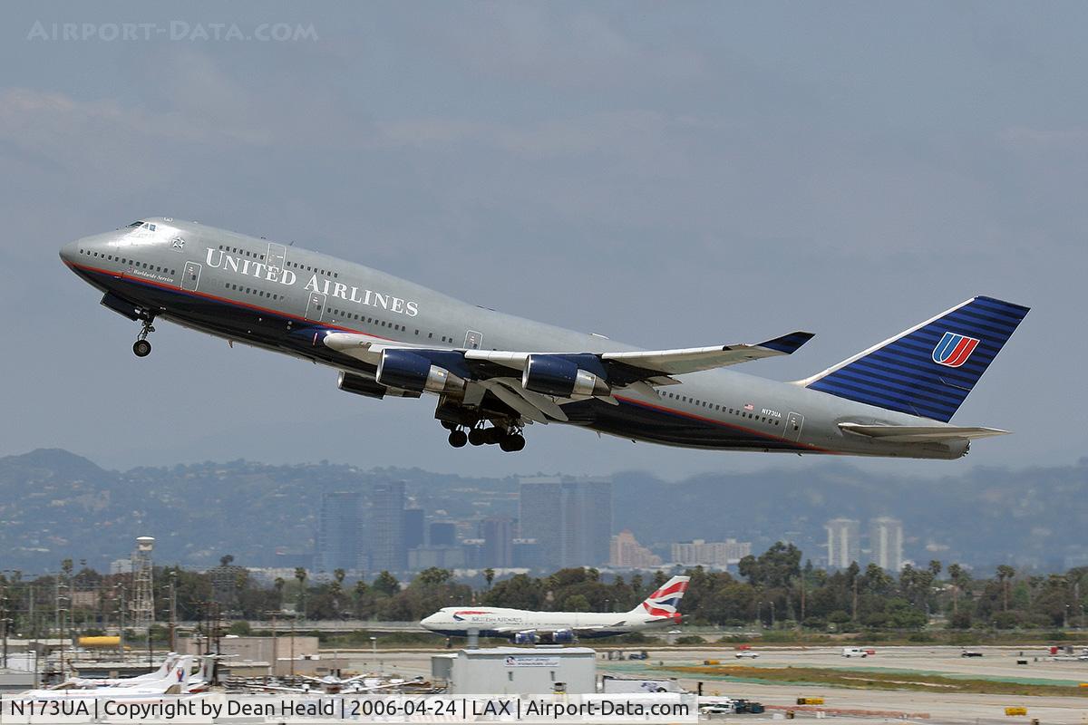 N173UA, 1989 Boeing 747-422 C/N 24380, United Airlines N173UA (747-422) - Flight UA899 - climbing out from LAX RWY 25R for Narita International Airport (RJAA), Japan.