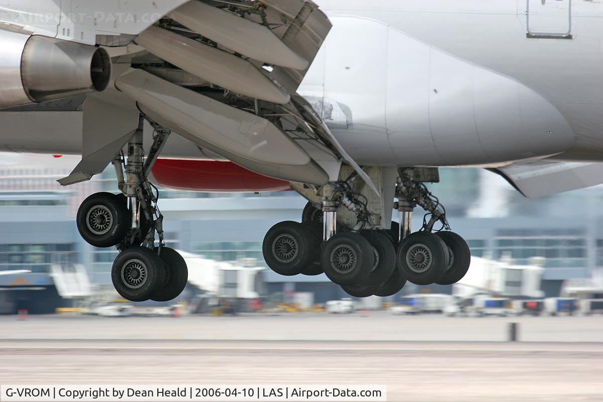 G-VROM, 2001 Boeing 747-443 C/N 32339, Close-up of the main landing gear of Virgin Atlantic V-GROM as she arrives on RWY 25L.