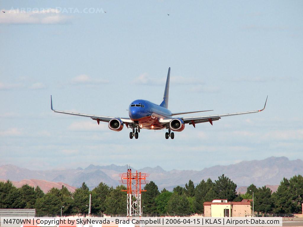 N470WN, 2004 Boeing 737-7H4 C/N 33860, Southwest Airlines / 2004 Boeing 737-7H4 / Caught 3 Helicopters flying in formation on their way to Lake Mead