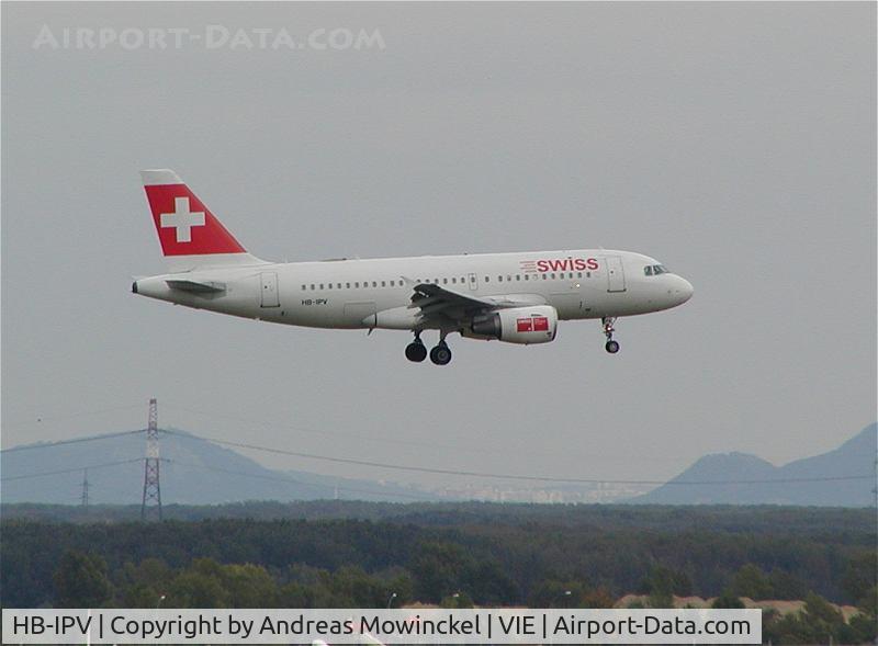 HB-IPV, 1996 Airbus A319-112 C/N 578, Swiss' A319 is a common sight in VIE.