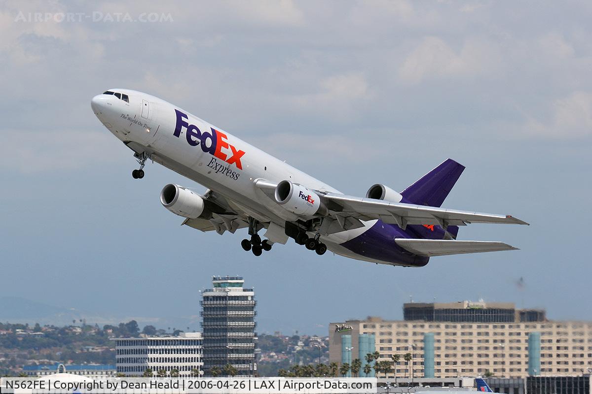 N562FE, 1977 McDonnell Douglas MD-10-10F C/N 46947, FedEx N562FE (FLT FDX3019) climbing out from RWY 25L enroute to Chicago Ohare Int'l (KORD), Illinois.