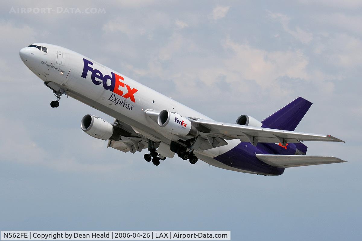 N562FE, 1977 McDonnell Douglas MD-10-10F C/N 46947, FedEx N562FE (FLT FDX3019) climbing out from RWY 25L enroute to Chicago Ohare Int'l (KORD), Illinois.