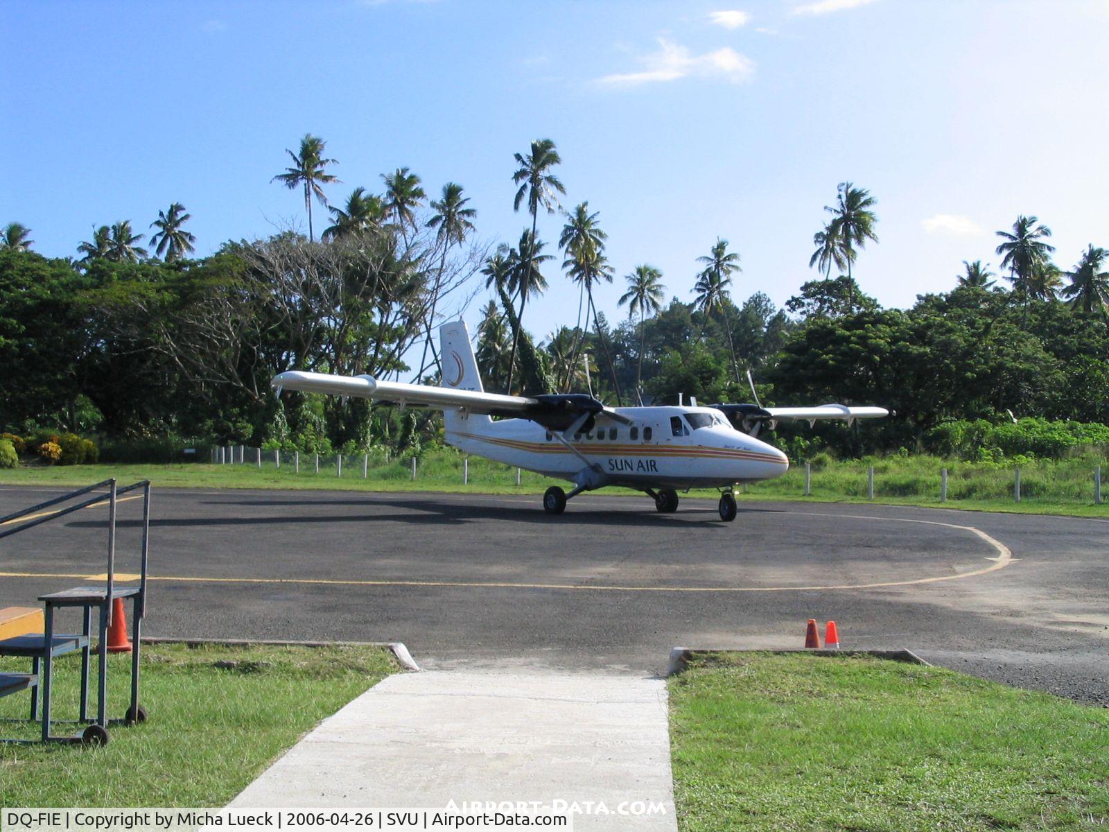 DQ-FIE, 1992 De Havilland Canada DHC-6-300 Twin Otter C/N 660, Arriving at Savusavu