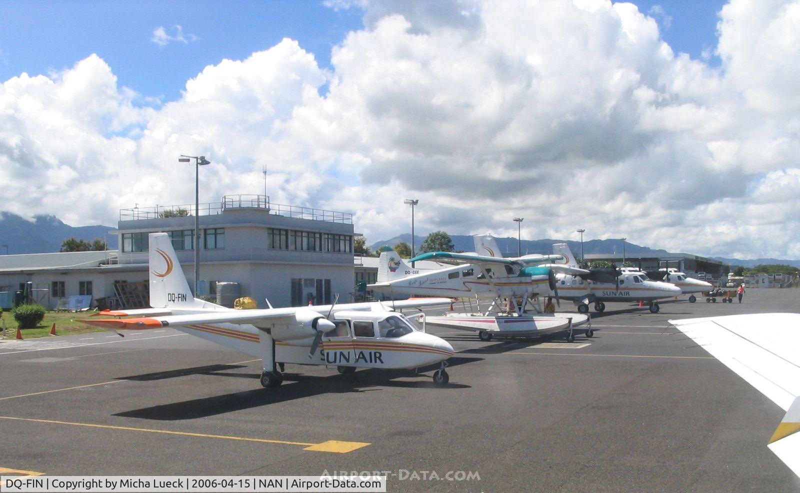 DQ-FIN, 1970 Britten-Norman BN-2A-26 Islander C/N 159, Line up of BN Islander of Sunair (DQ-FIN), DHC 3 Beaver of Pacific Island Seaplanes (DQ-GEE), and two DHC 6 Twin Otters of Sun Air