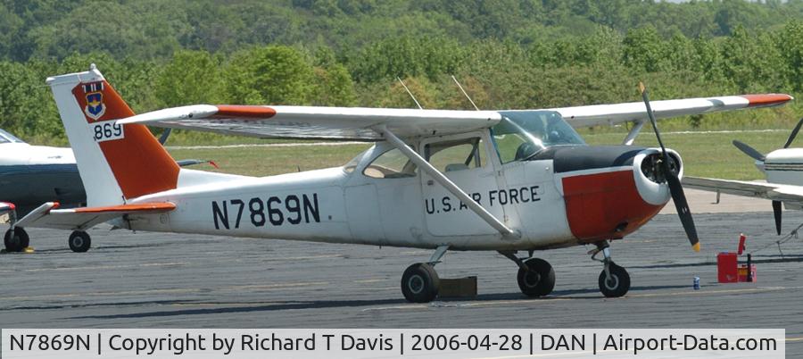 N7869N, 1967 Cessna R172E C/N R172-0260, 1967 Cessna R172E owned  by the USAF, at stopover in Danville Va.