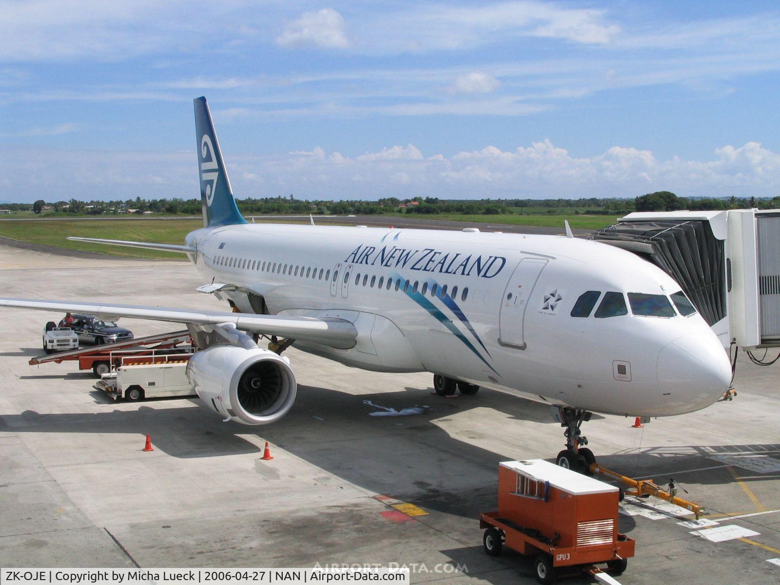 ZK-OJE, 2003 Airbus A320-232 C/N 2148, Boarding for flight NZ 053 to Auckland