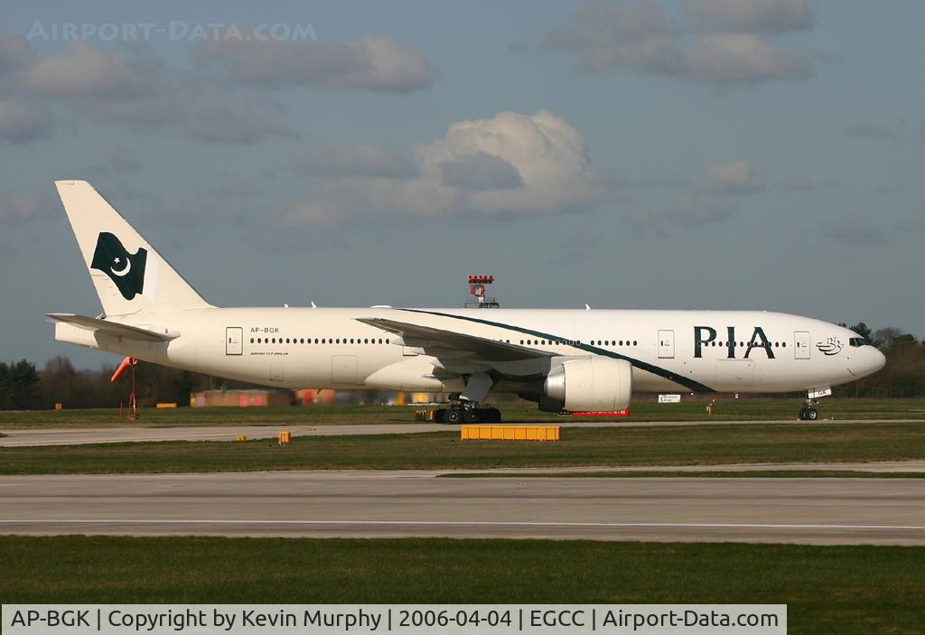 AP-BGK, 2004 Boeing 777-240/ER C/N 33776, PIA's B.777 taxi-ing to the gate after landing on 06R.