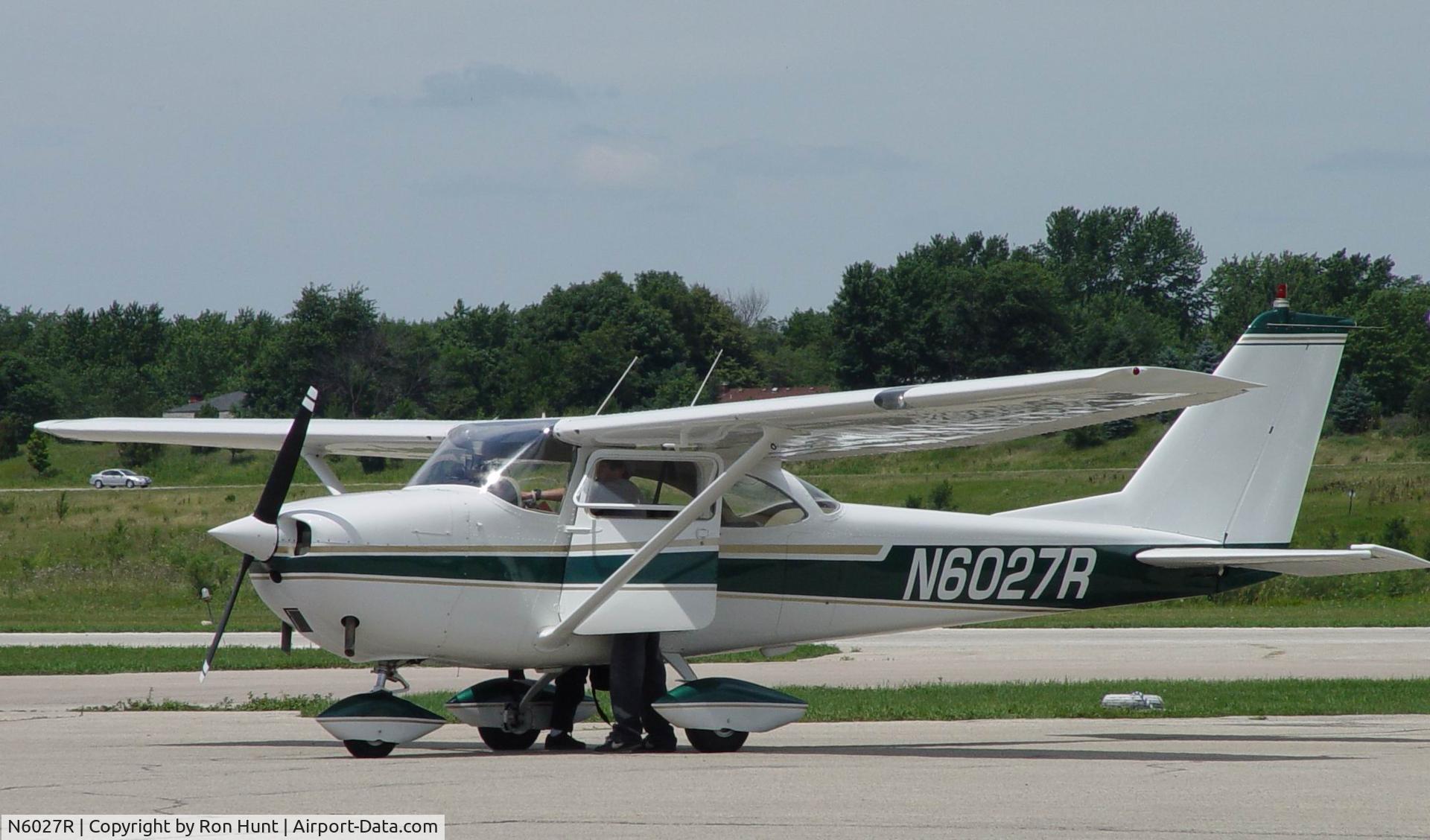 N6027R, 1965 Cessna 172G C/N 17253696, 27R on the ramp at Lake in the Hills, IL
