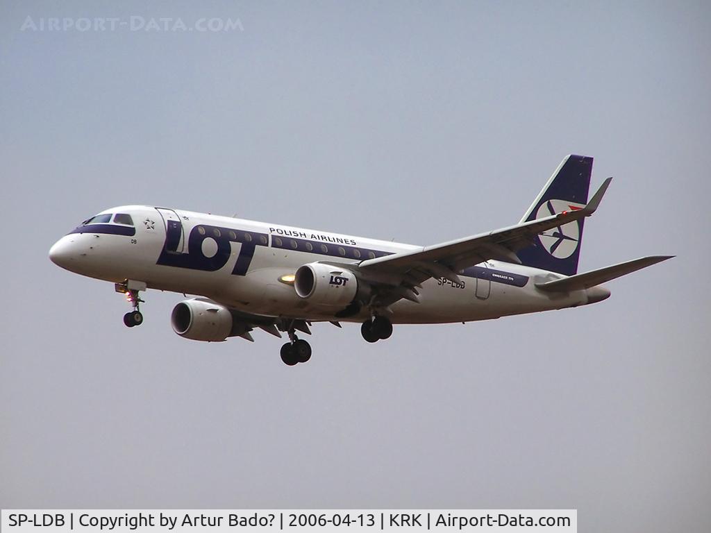 SP-LDB, 2004 Embraer 170ST (ERJ-170-100ST) C/N 17000024, landing on rwy 25 - LOT Embraer 170