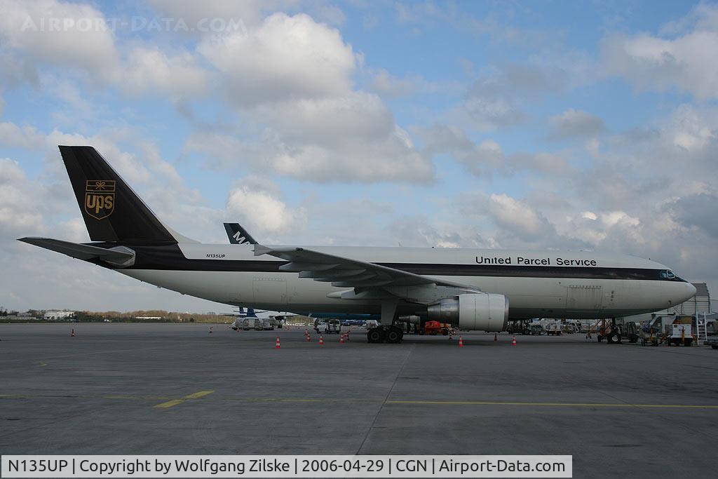 N135UP, 2001 Airbus A300F4-622R C/N 0818, freighter