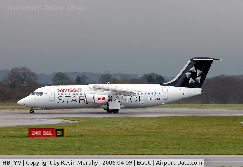 HB-IYV, 2000 British Aerospace Avro 146-RJ100 C/N E3377, Swiss-Star alliance livered RJ on 06L take off.