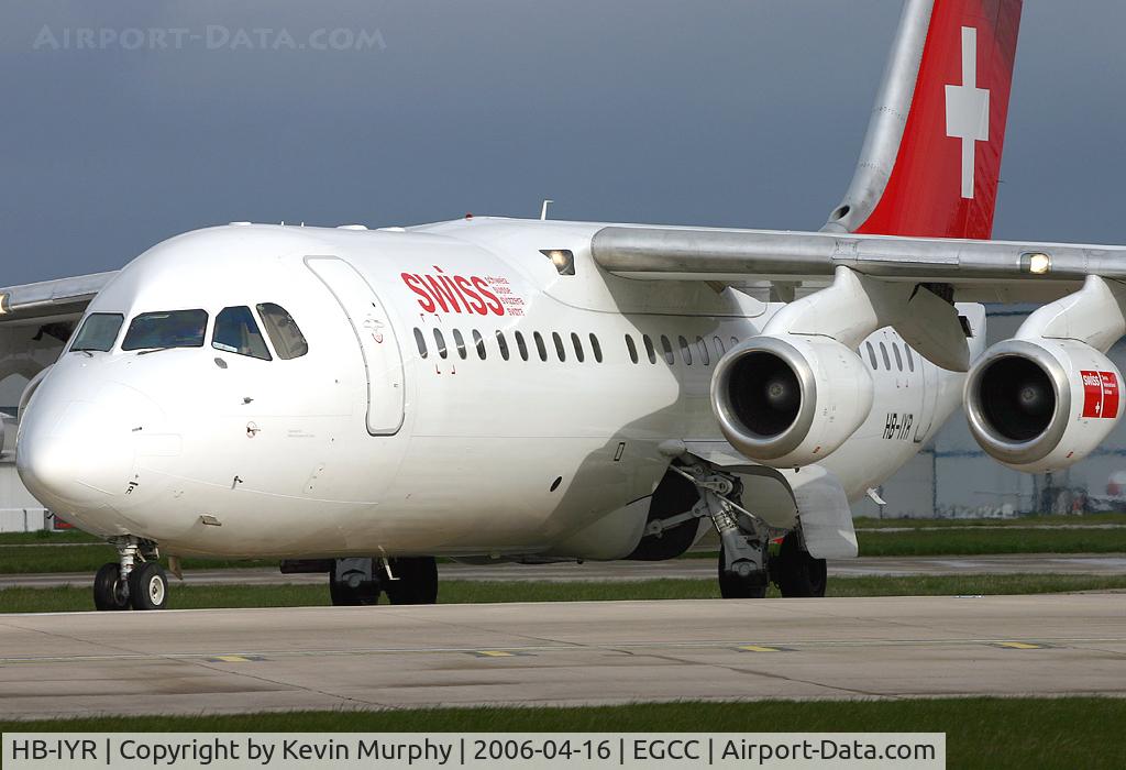 HB-IYR, 2001 British Aerospace Avro 146-RJ100 C/N E3382, Swiss RJ looking very smart.