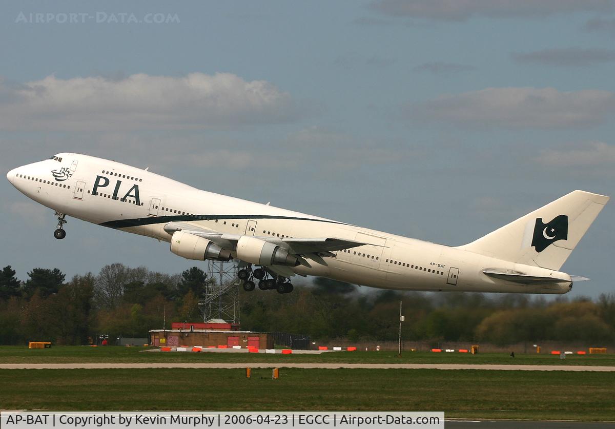 AP-BAT, 1980 Boeing 747-240B C/N 22077, PIA 747 blasting off 24R.