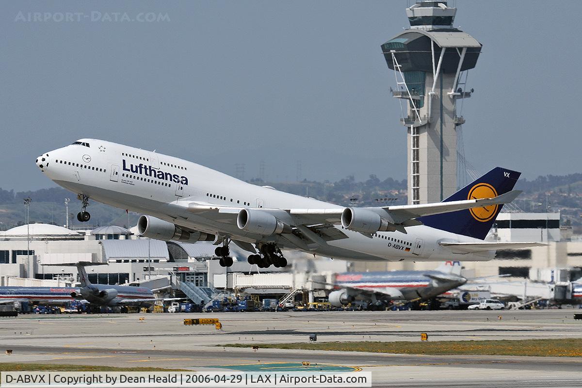 D-ABVX, 1999 Boeing 747-430 C/N 29868, Lufthansa D-ABVX (FLT DLH457) departing RWY 25R enroute to Frankfurt Main (EDDF), Germany.