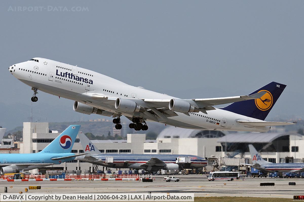 D-ABVX, 1999 Boeing 747-430 C/N 29868, Lufthansa D-ABVX (FLT DLH457) departing RWY 25R enroute to Frankfurt Main (EDDF), Germany.