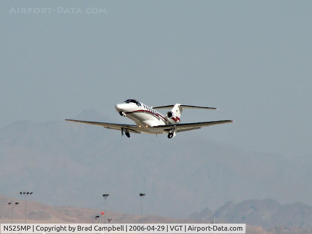 N525MP, 2006 Cessna 525B CitationJet CJ3 C/N 525B0088, Paws / 2001 Cessna 525A - Departing RWY 30L