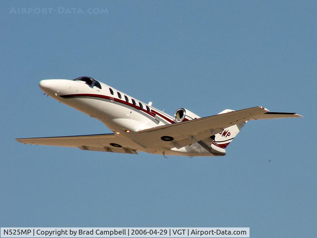 N525MP, 2006 Cessna 525B CitationJet CJ3 C/N 525B0088, Paws / 2001 Cessna 525A - Departing RWY 30L