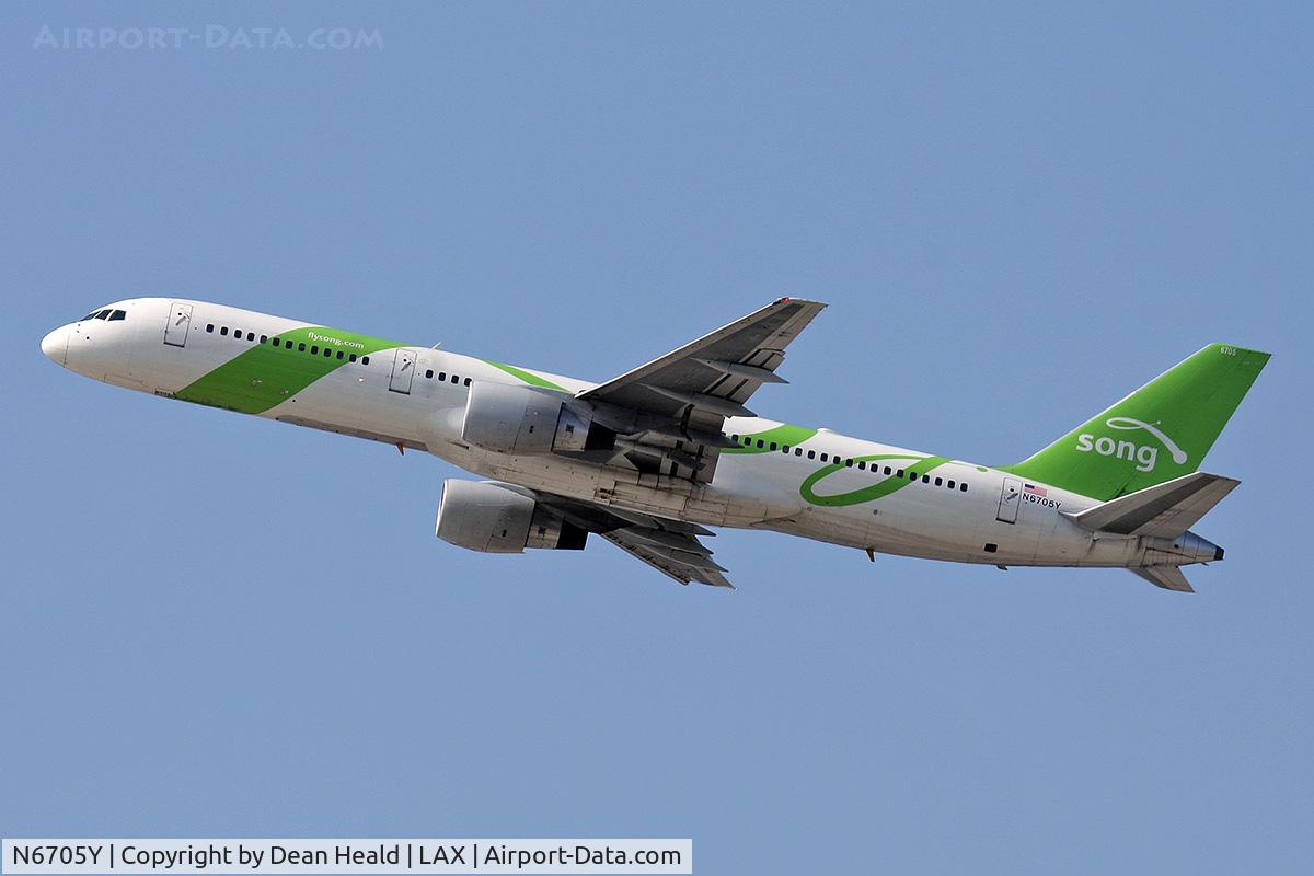 N6705Y, 2000 Boeing 757-232 C/N 30397, Song Airlines colors N6705Y, identified as FLT DAL2027- climbing out from RWY 25R enroute to John F Kennedy Int'l (KJFK).