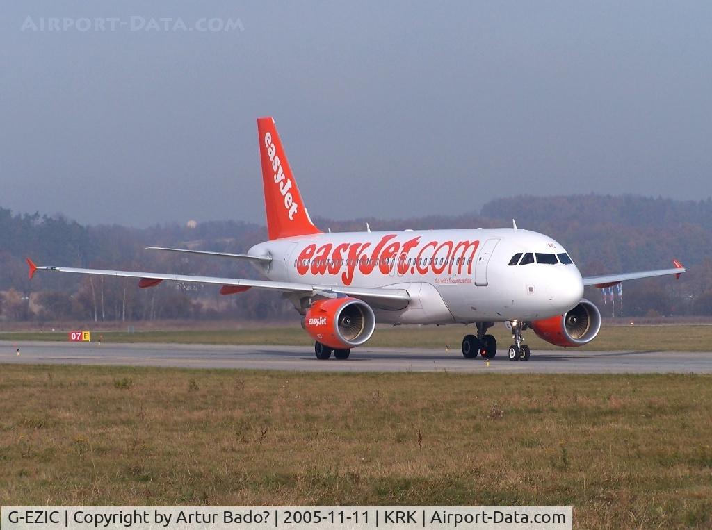 G-EZIC, 2005 Airbus A319-111 C/N 2436, Easy Jet - taxing via F