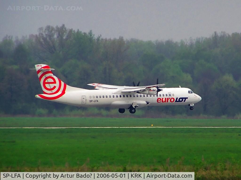 SP-LFA, 1991 ATR 72-202 C/N 246, EuroLOT - landing on rwy 25
