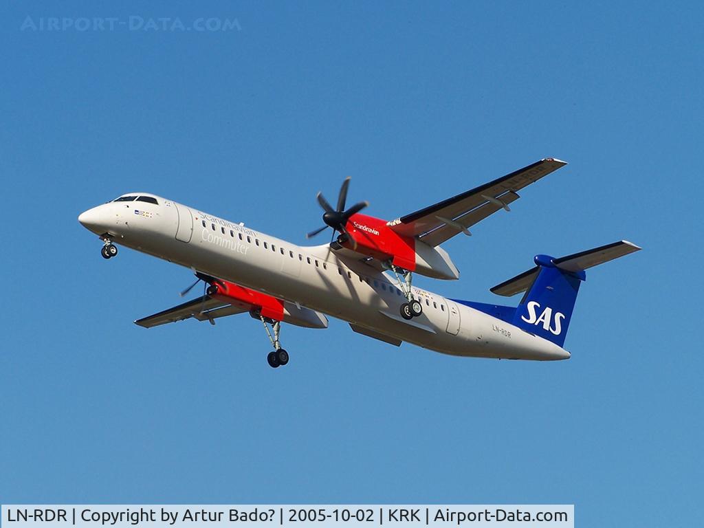 LN-RDR, 2001 De Havilland Canada DHC-8-402Q Dash 8 C/N 4034, SAS - landing on rwy 25