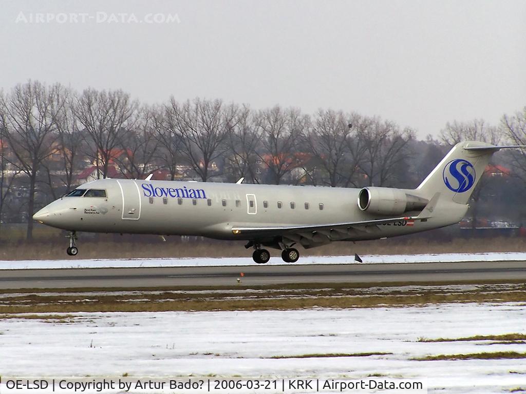 OE-LSD, 1999 Canadair CRJ-200ER (CL-600-2B19) C/N 7329, Slovenian Spirit - landing on rwy 25