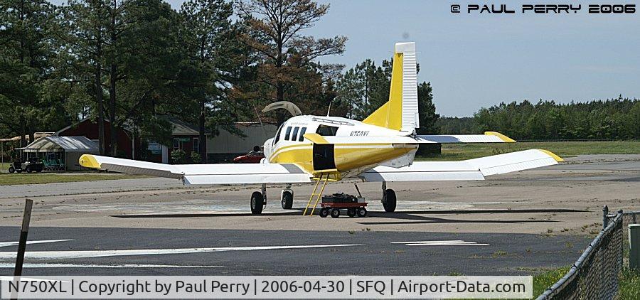 N750XL, 2004 Pacific Aerospace 750XL C/N 109, Mid-morning prep for a skydiving sortie
