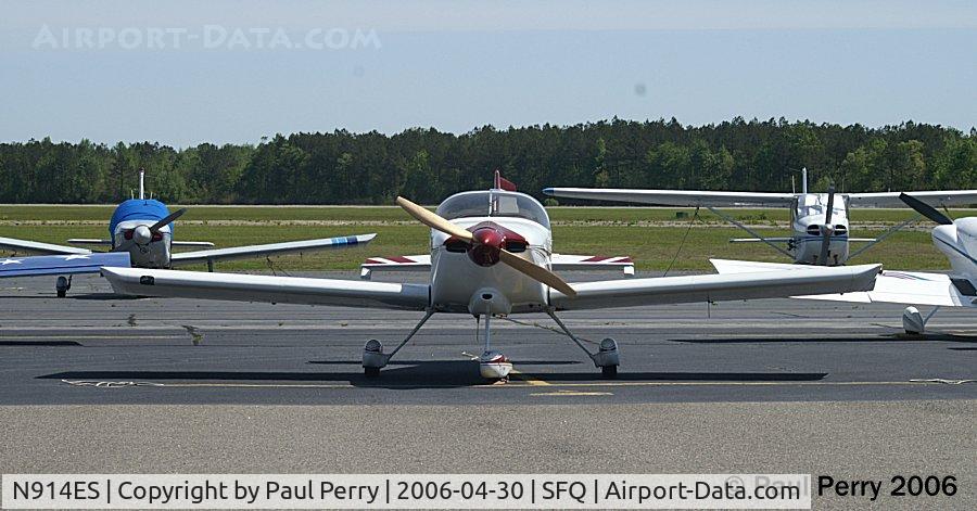 N914ES, Vans RV-6A C/N 20828, Looks almost lonesome, doesn't she?