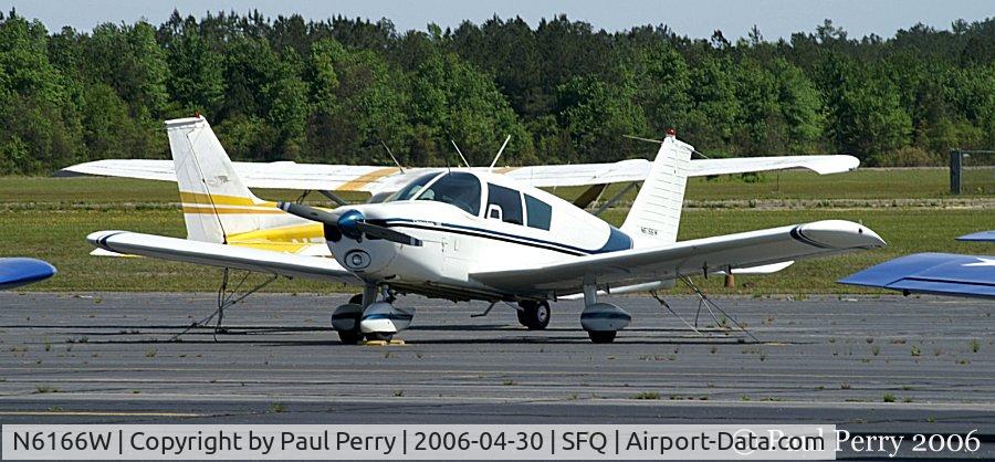 N6166W, 1964 Piper PA-28-140 Cherokee C/N 28-20184, Quiet yet windy morning.  Not much going on flight-wise.  But the ramp was packed!