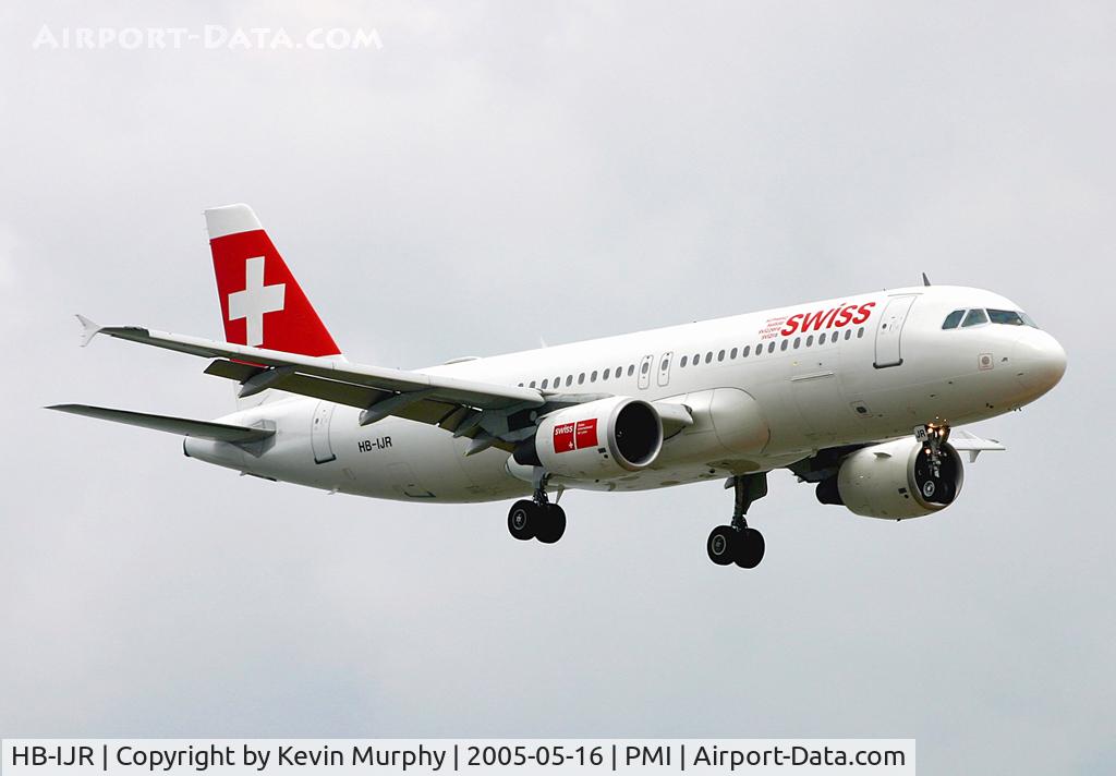 HB-IJR, 1997 Airbus A320-214 C/N 0703, Coming into land at a dull Palma Airport