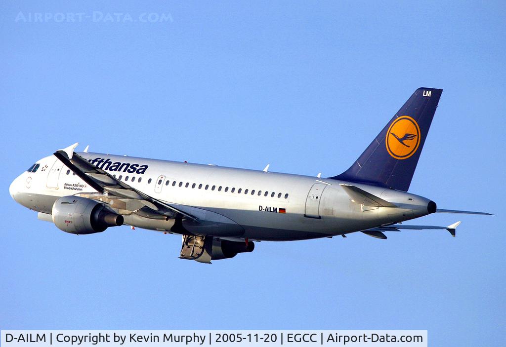 D-AILM, 1997 Airbus A319-114 C/N 694, Gracefully floating away from 24R.