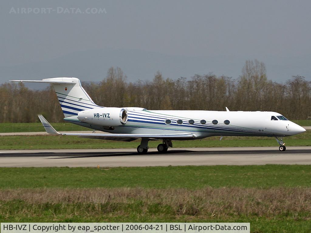 HB-IVZ, 2000 Gulfstream Aerospace G-V C/N 577, Departing on runway 16