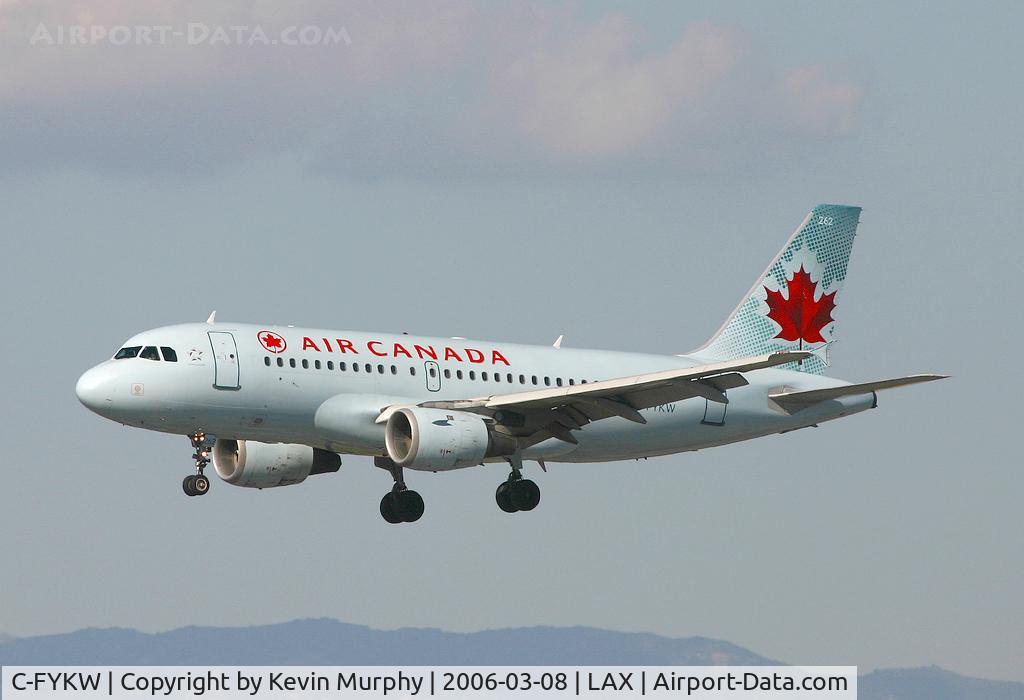 C-FYKW, 1997 Airbus A319-114 C/N 695, Drifting into L.A.