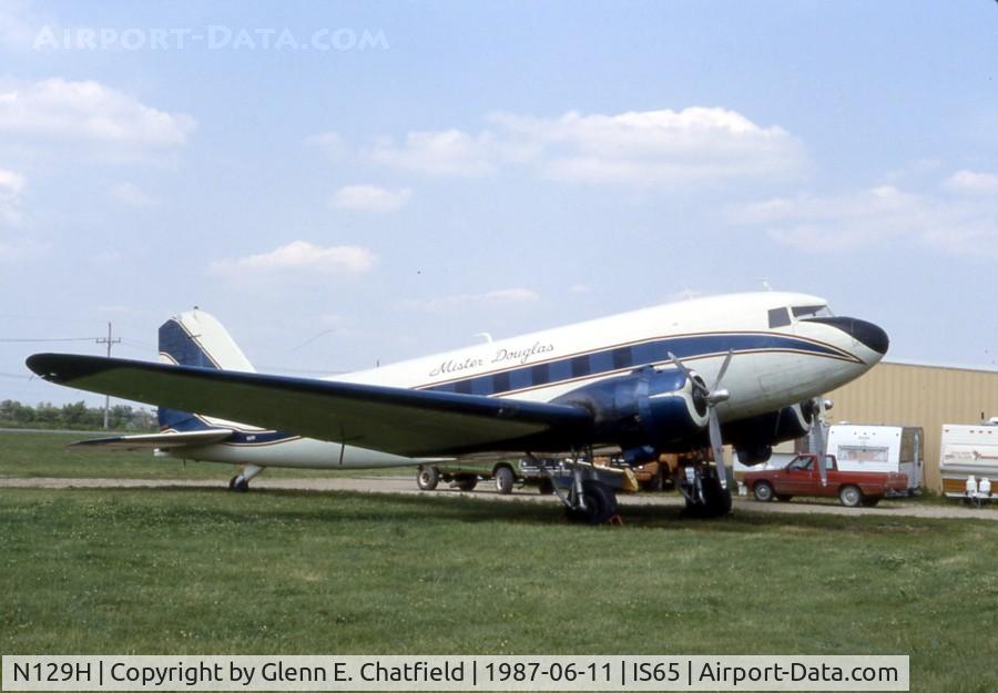 N129H, 1941 Douglas DC-3A C/N 4126, Skydiving plane - Mr. Douglas at Sandwich, IL
