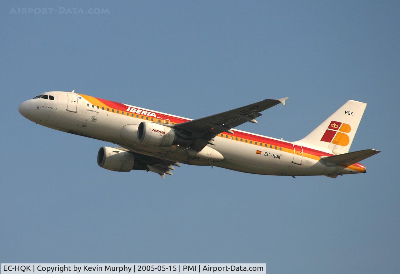 EC-HQK, 2001 Airbus A320-214 C/N 1454, Gliding away from Palma, Mallorca.