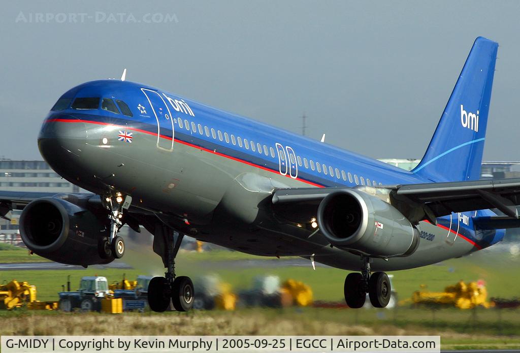 G-MIDY, 1999 Airbus A320-232 C/N 1014, Old colours not as sharp as the new ones.