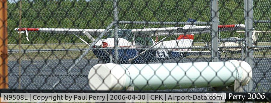 N9508L, 1986 Cessna 172P C/N 17276567, Shooting through TWO fences?  Not recommended.
