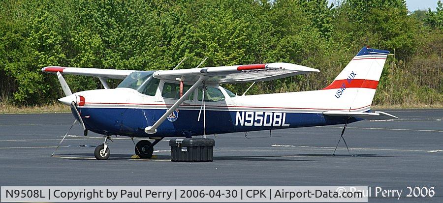 N9508L, 1986 Cessna 172P C/N 17276567, A much better view of this bird, without the pesky fences
