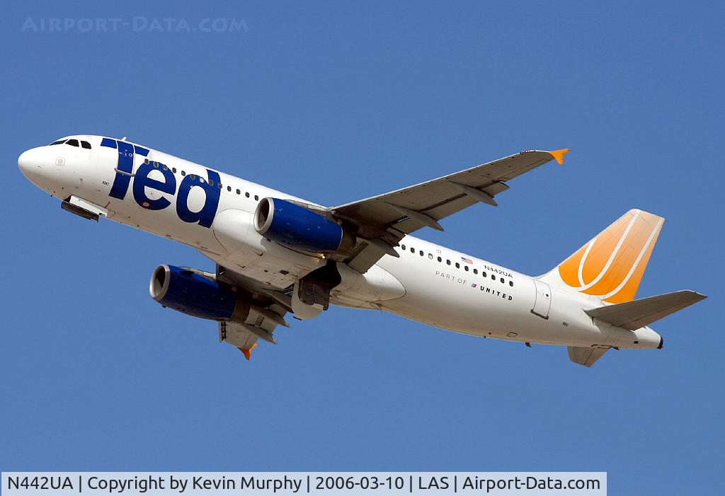 N442UA, 1998 Airbus A320-232 C/N 780, Take off from Sin City.