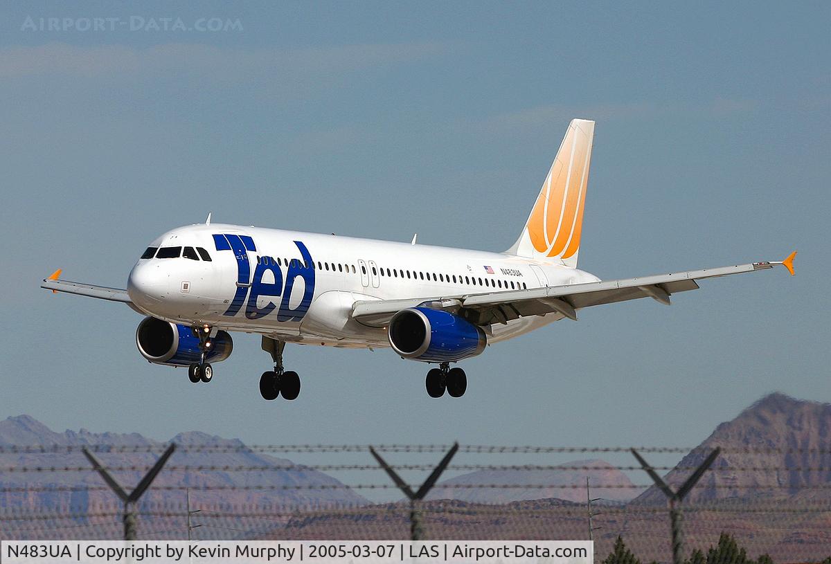 N483UA, 2001 Airbus A320-232 C/N 1586, Drifting into Vegas.