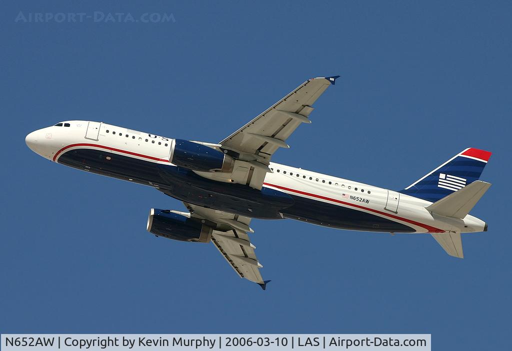 N652AW, 1999 Airbus A320-232 C/N 0953, New US Air livery looking very smart.