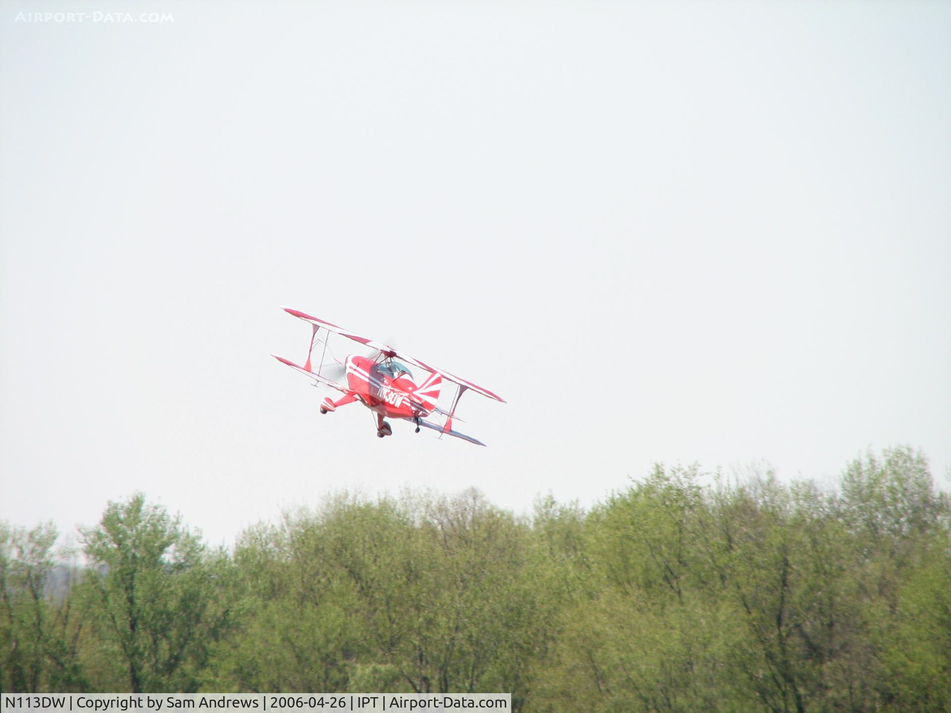 N113DW, 1986 Christen Pitts S-2B Special C/N 5103, Climbing right turn