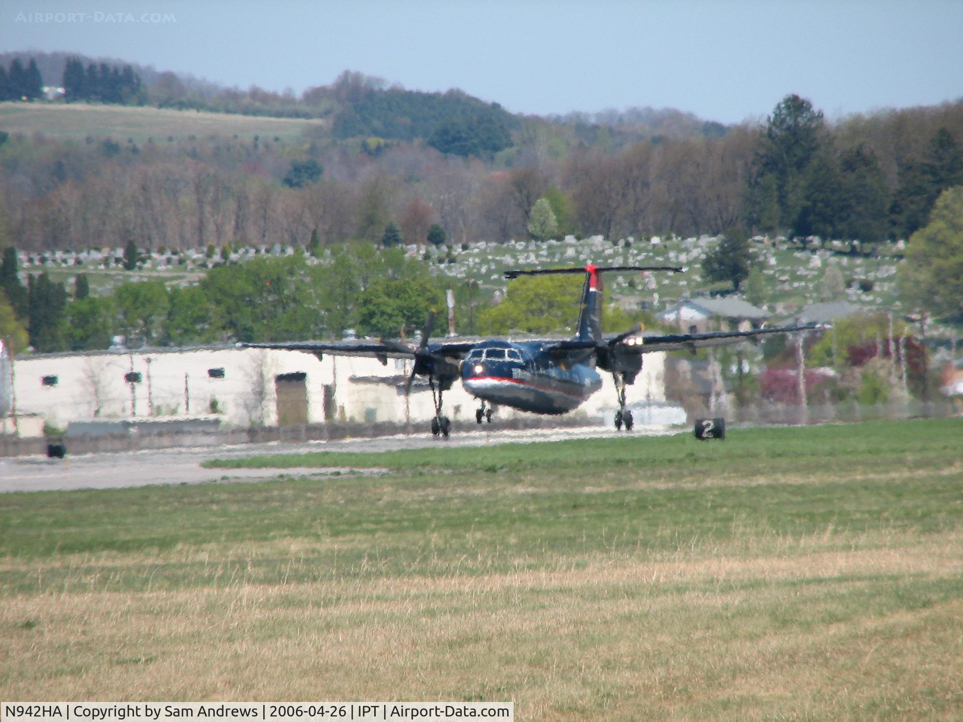 N942HA, 1989 De Havilland Canada DHC-8-102 Dash 8 Dash 8 C/N 163, Landing rwy27 in from Philly