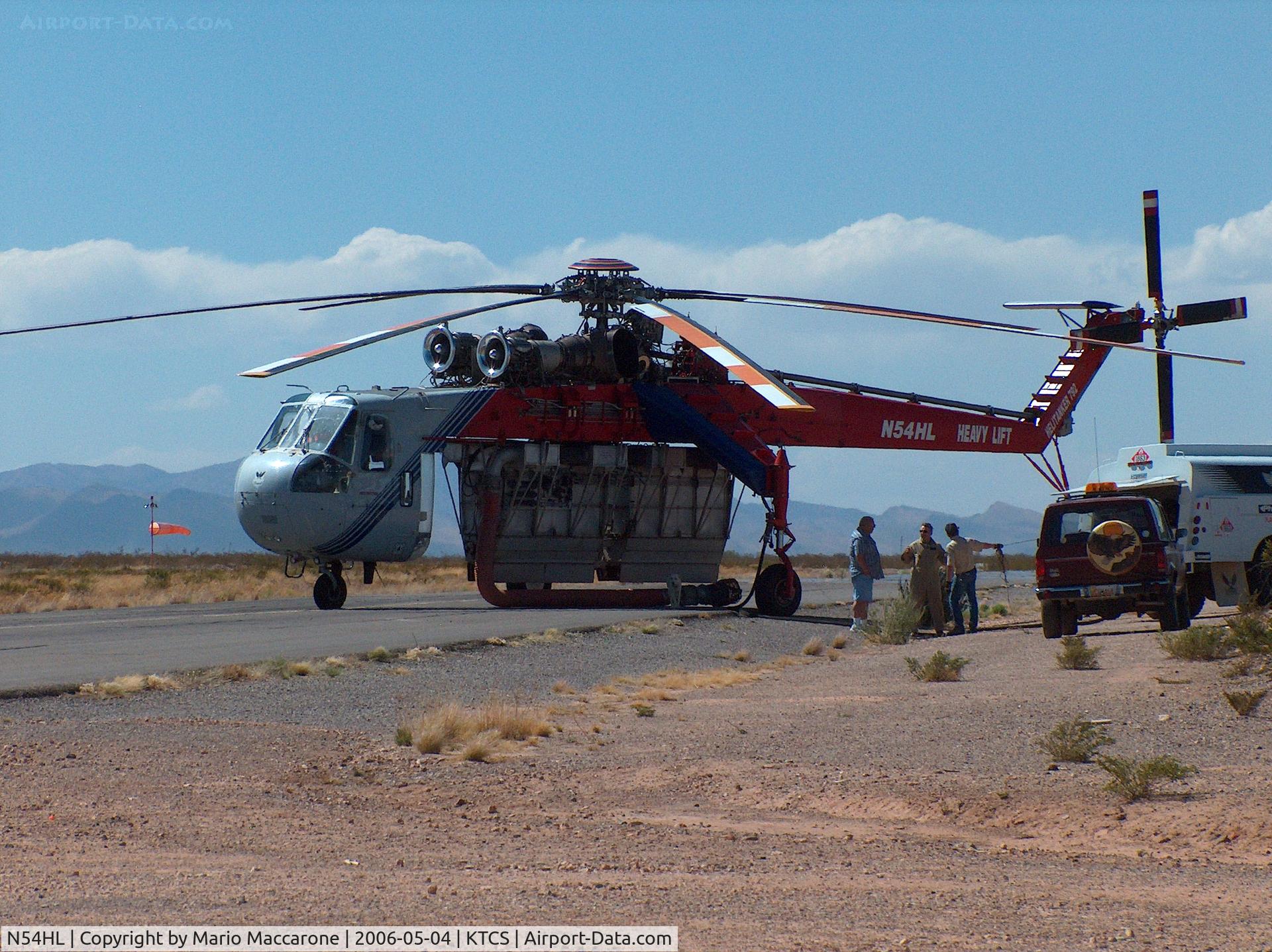 N54HL, Sikorsky CH-54A Tarhe C/N 64.049, refueling at TCS