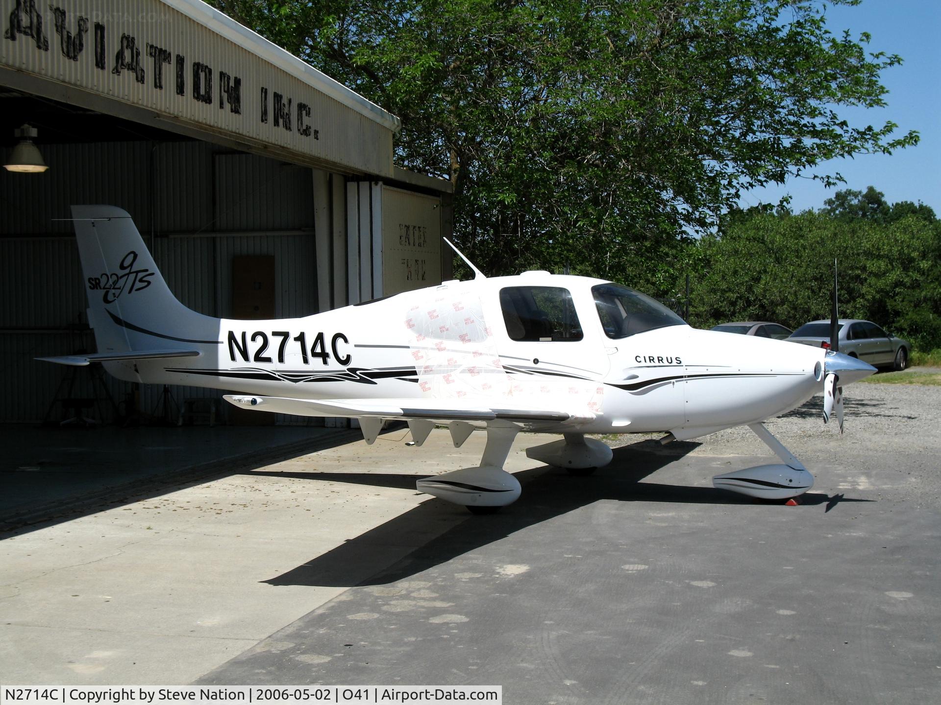 N2714C, 2005 Cirrus SR22 C/N 1393, 2005 Cirrus Design SR22 undergoing maintenance @ Watts Airport, Woodland, CA  CA