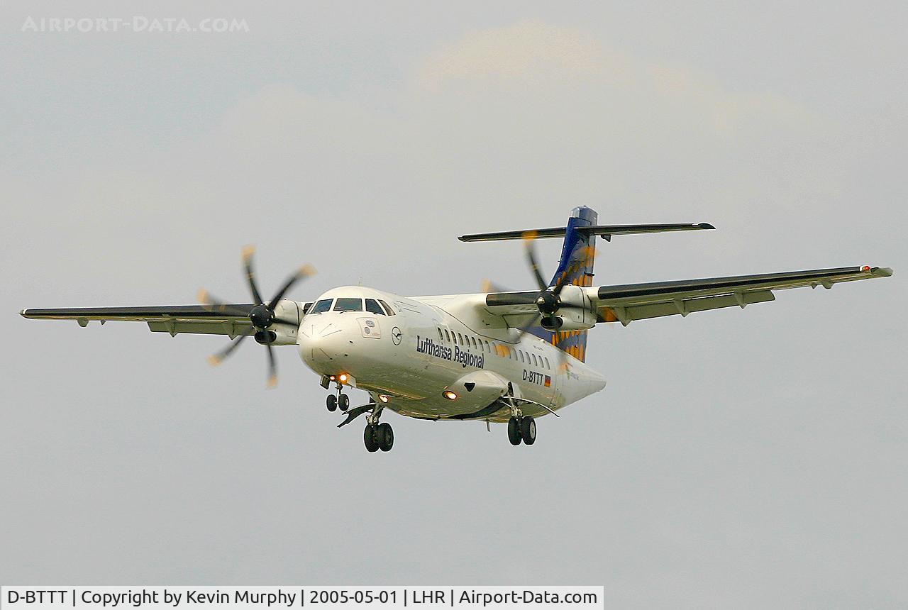 D-BTTT, 1999 ATR 42-500 C/N 603, Great looking prop on short finals.