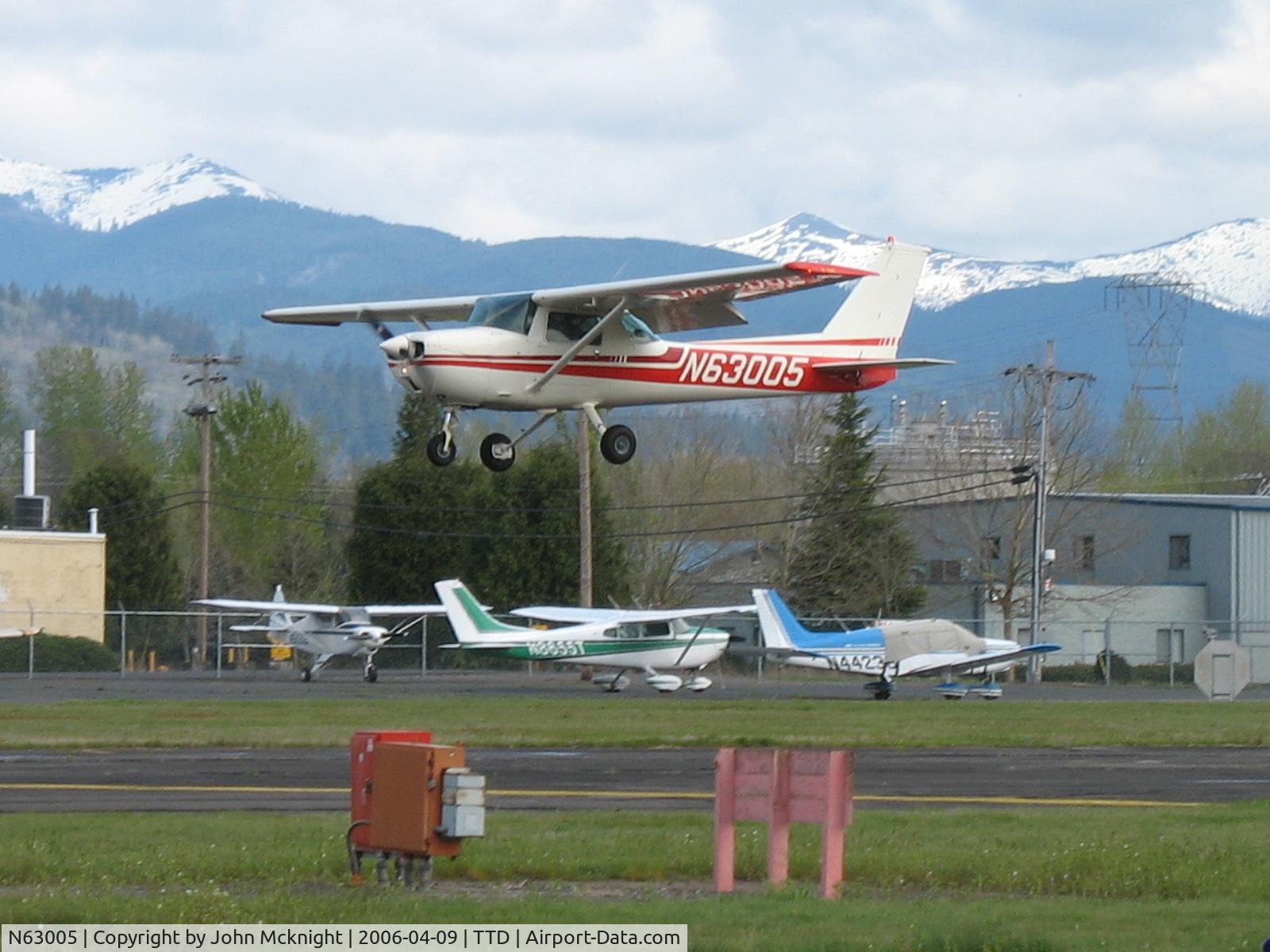 N63005, 1975 Cessna 150M C/N 15077041, Dave Erman landing at TTD (Troutdale, OR)